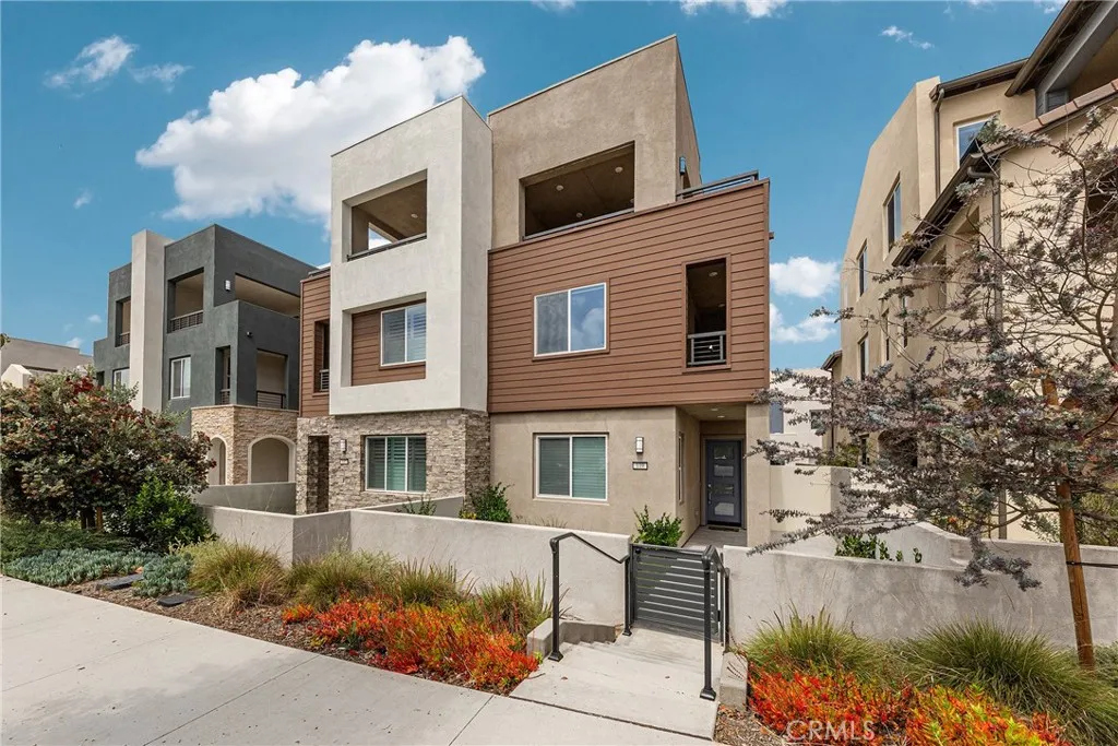 119 Zawn, Irvine, California 92618 home-pic-1